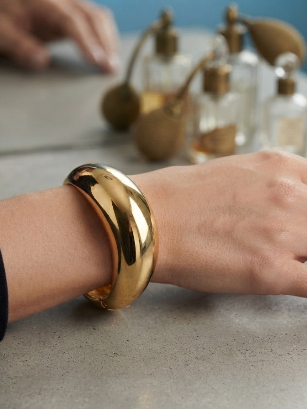 Elegant Gold tone Fashion Women's Bracelet